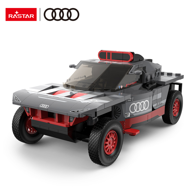 1: 30 Audi RS Q e-tron Bricks